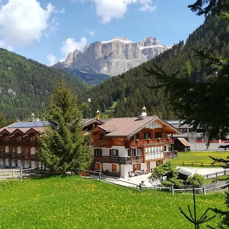 Agriturismo Cesa Ciasates Appartement *